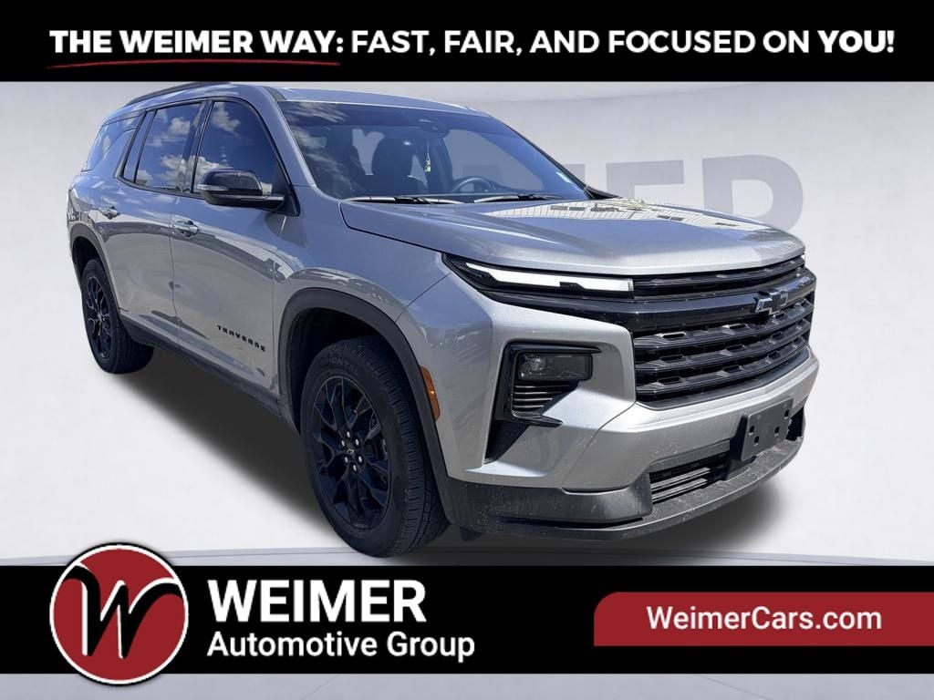 Pre-Owned 2026 Chevrolet Traverse LT - photo - 2