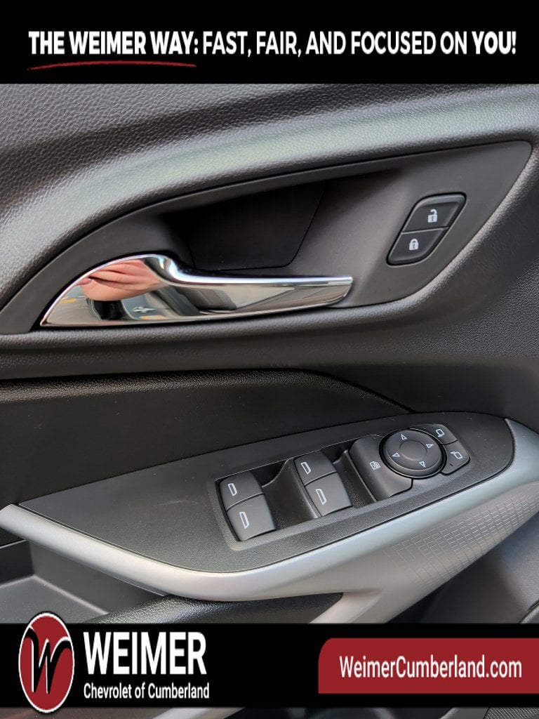 New 2026 Chevrolet Trax LS - photo - 8