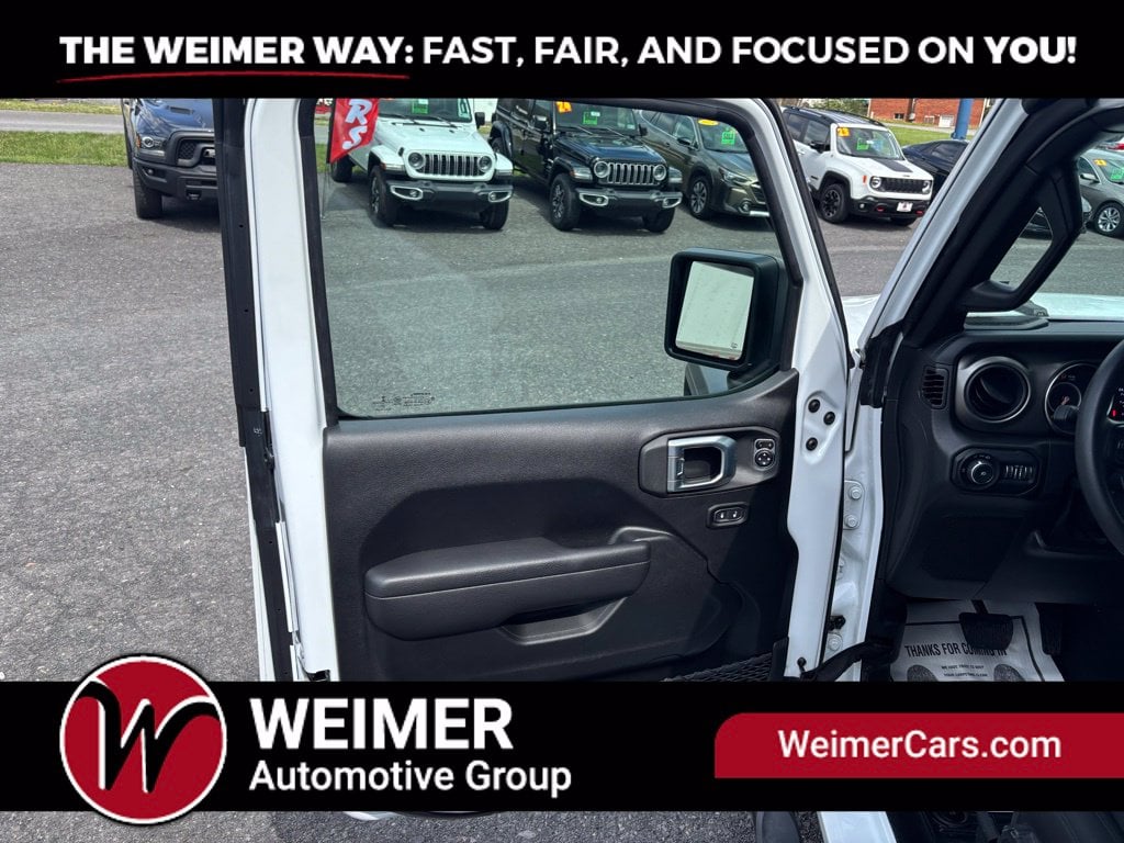 Pre-Owned 2022 Jeep Wrangler Sport - photo - 17
