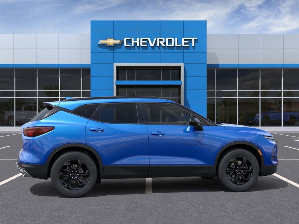 New 2026 Chevrolet Blazer LT - photo - 5