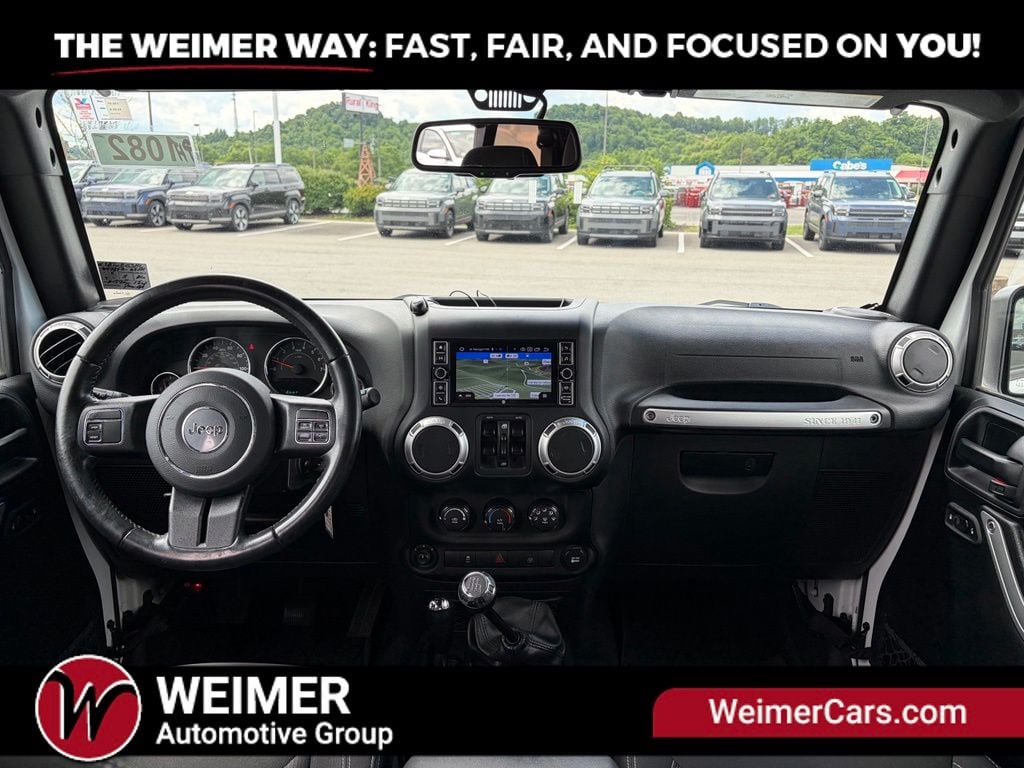 Pre-Owned 2017 Jeep Wrangler Unlimited Sahara - photo - 15