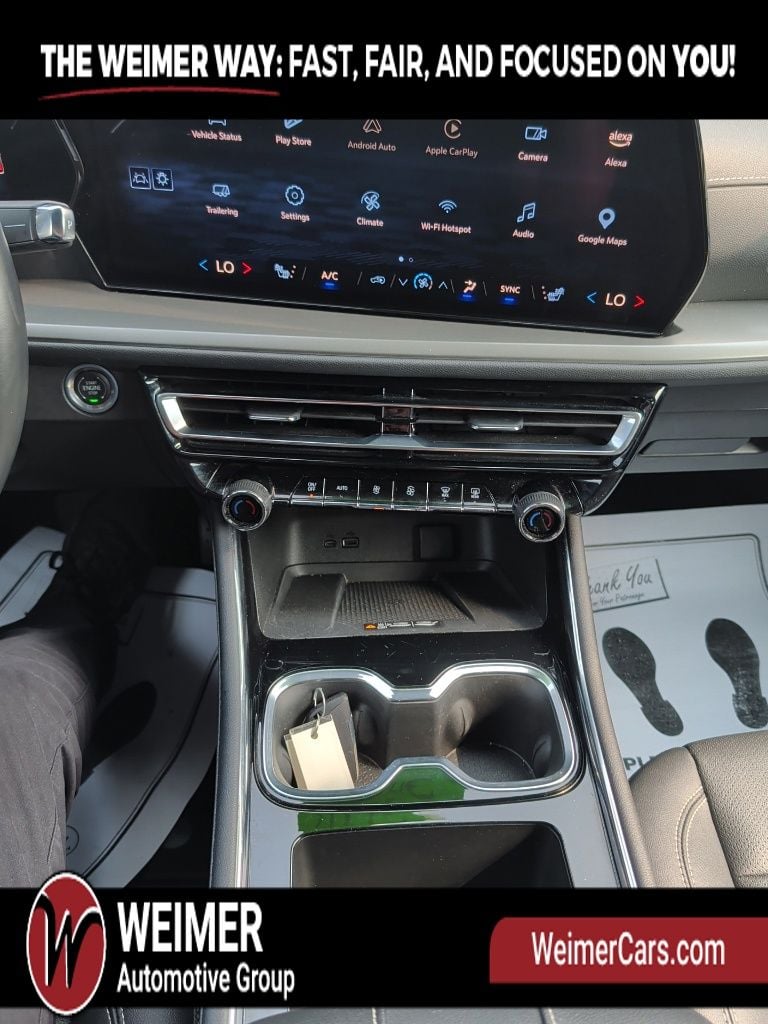 Pre-Owned 2025 Chevrolet Traverse LT - photo - 21