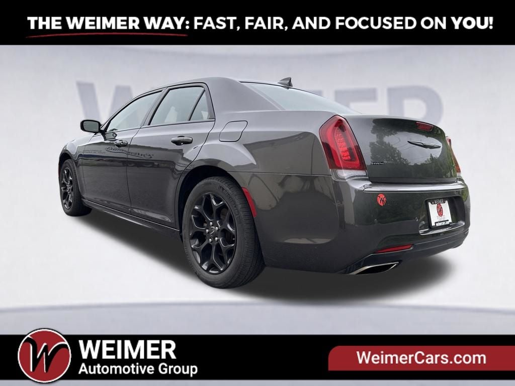 Pre-Owned 2023 Chrysler 300 Touring - photo - 24