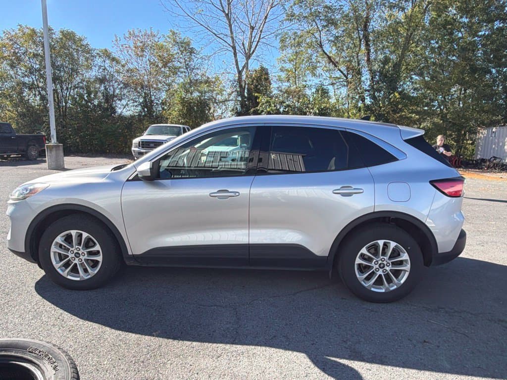 Pre-Owned 2020 Ford Escape SE - photo - 4