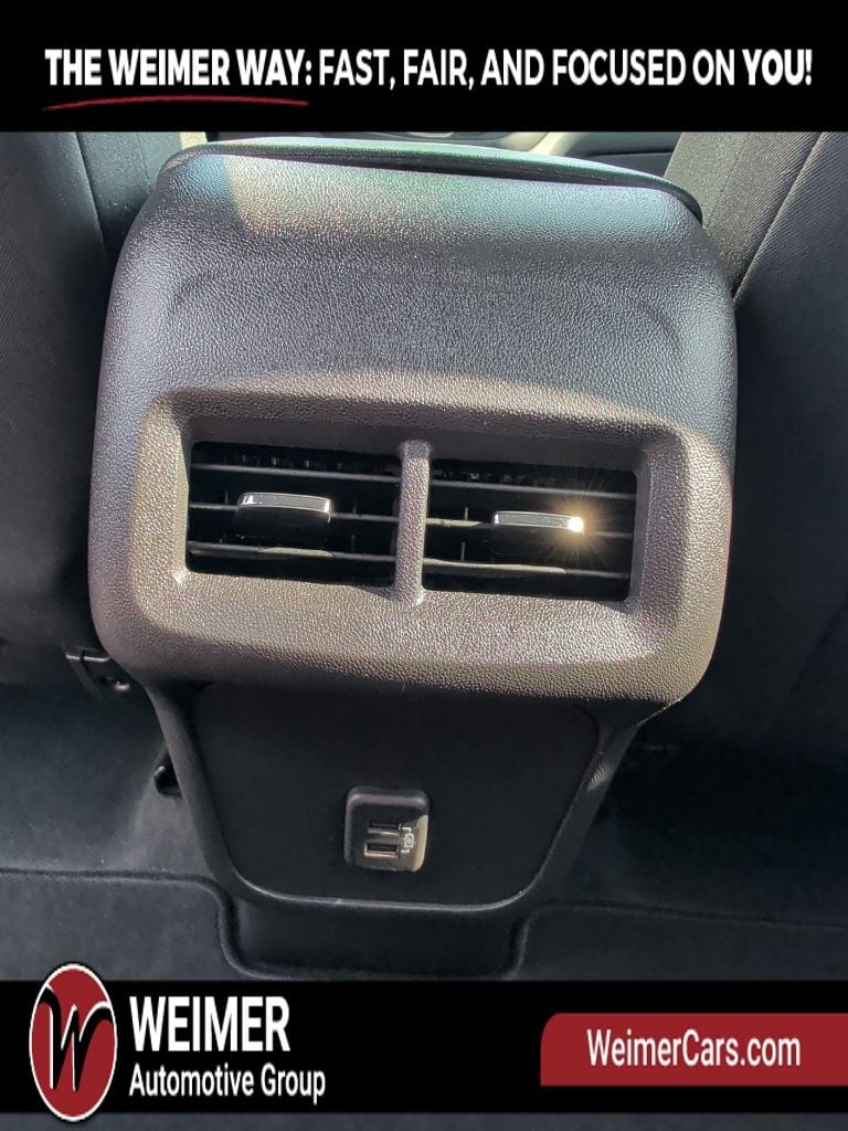 Pre-Owned 2024 Chevrolet Equinox LT - photo - 13