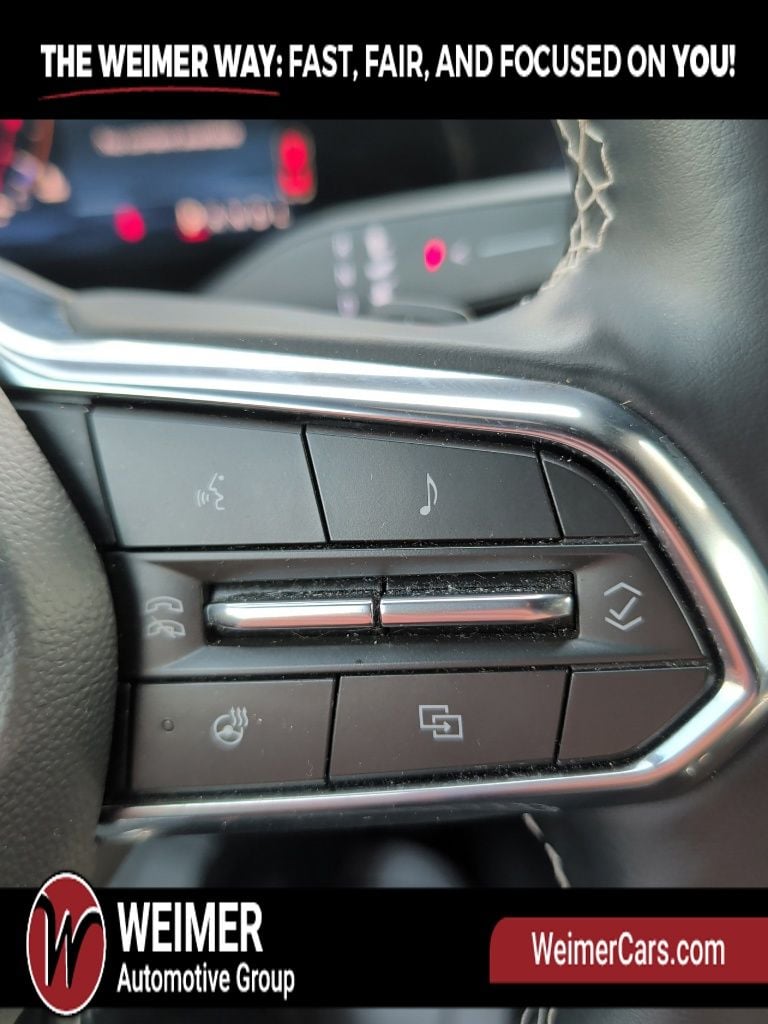 Pre-Owned 2025 Chevrolet Traverse LT - photo - 29