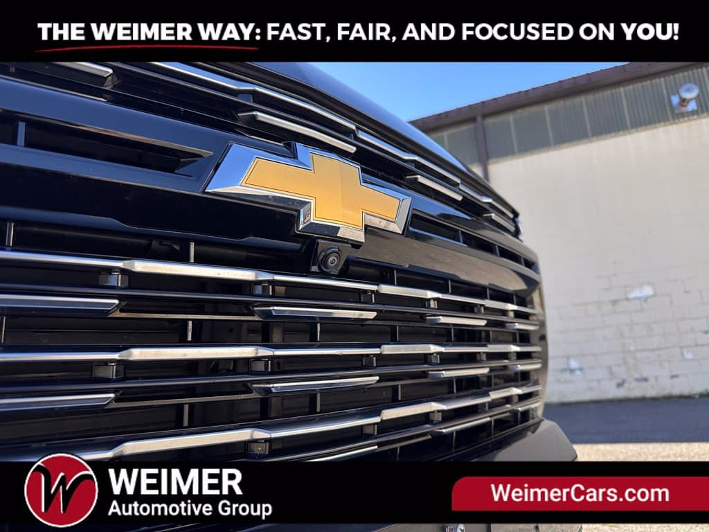 Pre-Owned 2025 Chevrolet Suburban High Country - photo - 2