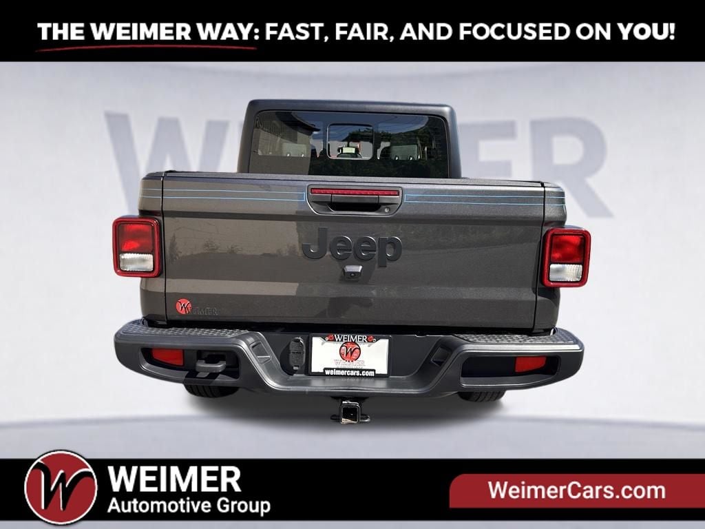 Pre-Owned 2024 Jeep Gladiator Sport - photo - 22