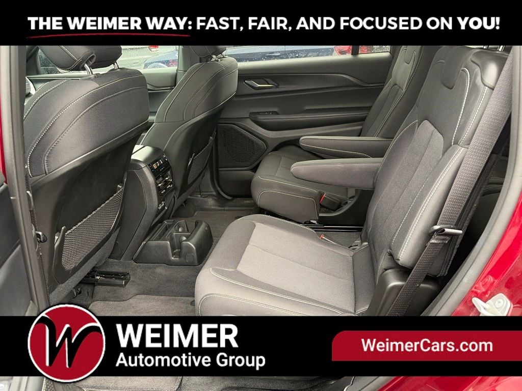 Pre-Owned 2025 Jeep Grand Cherokee L Laredo - photo - 17