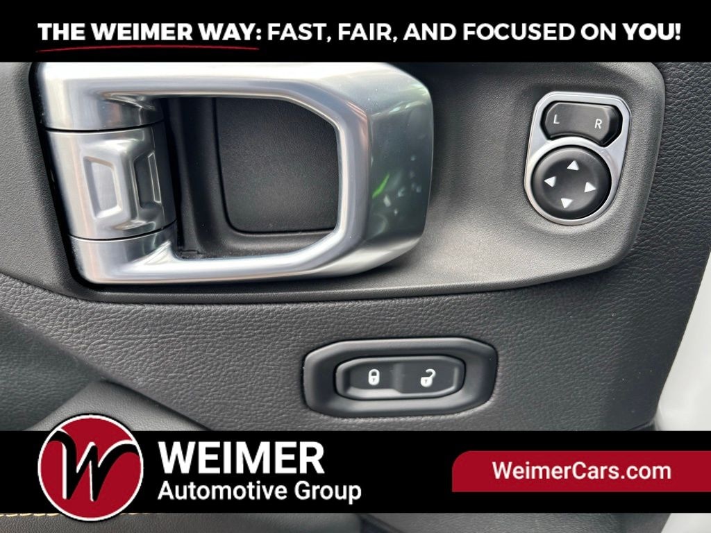 Pre-Owned 2024 Jeep Wrangler Sahara - photo - 13