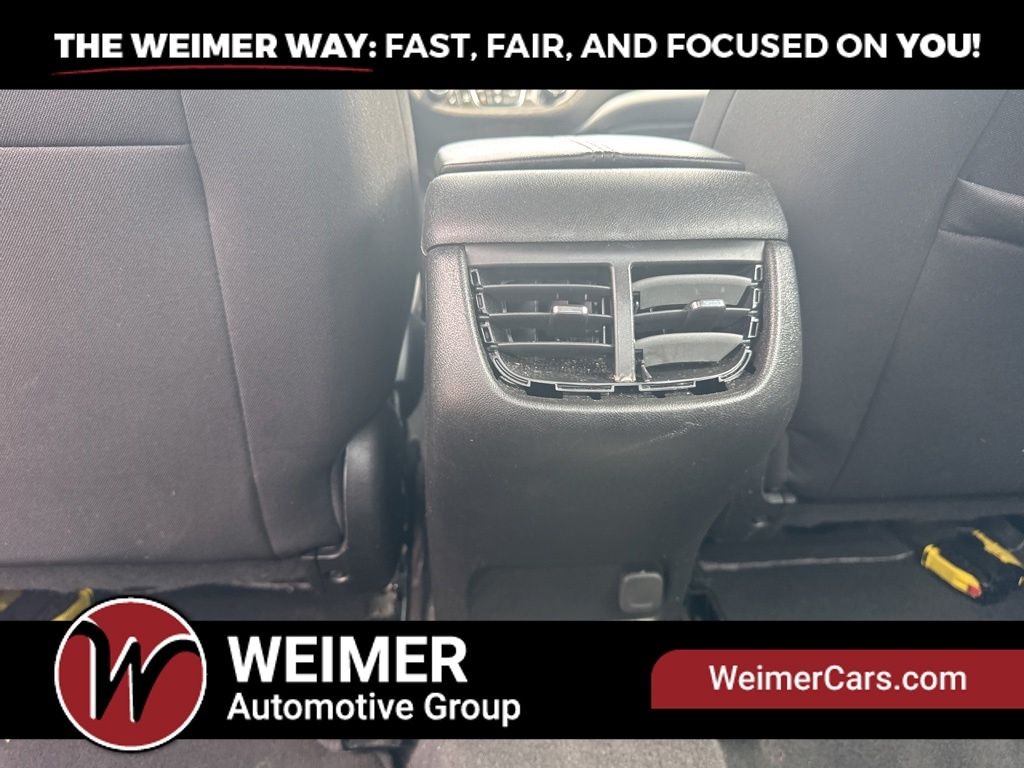 Pre-Owned 2024 Chevrolet Malibu LT - photo - 8