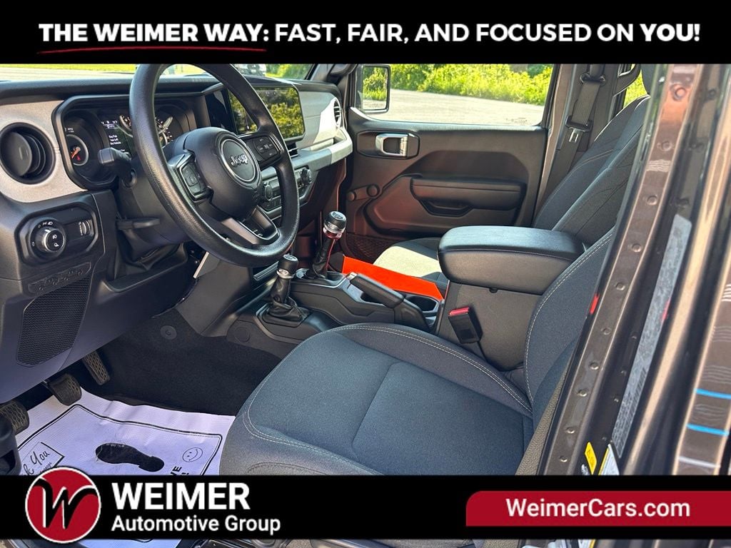 Pre-Owned 2024 Jeep Gladiator Sport - photo - 8