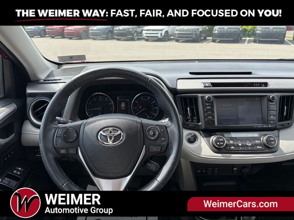 Pre-Owned 2018 Toyota RAV4 Limited - photo - 17