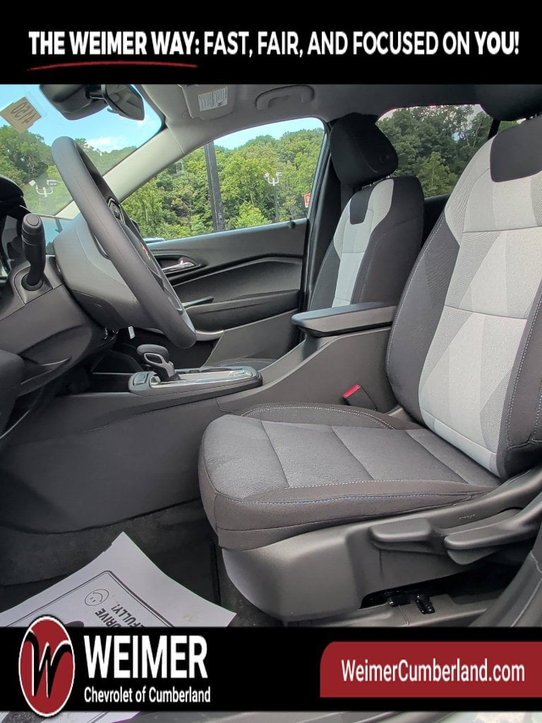 New 2026 Chevrolet Trax LS - photo - 9