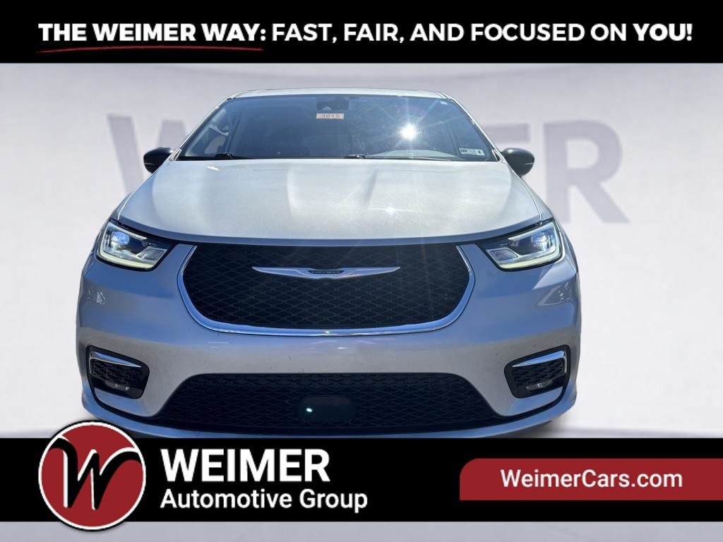 Pre-Owned 2024 Chrysler Pacifica Touring L - photo - 1