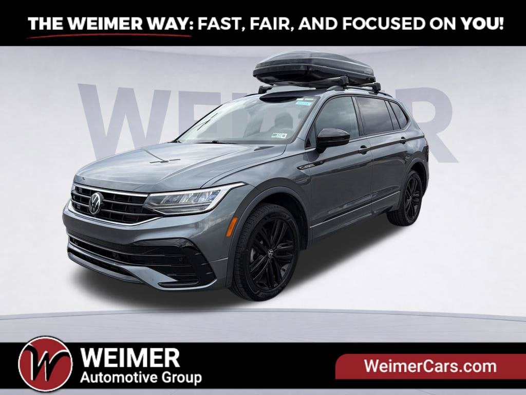 Pre-Owned 2022 Volkswagen Tiguan 2.0T SE R-Line Black - photo - 0