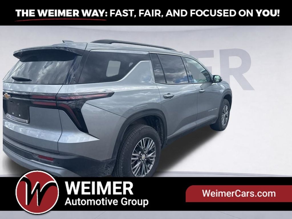 Pre-Owned 2025 Chevrolet Traverse LT - photo - 3