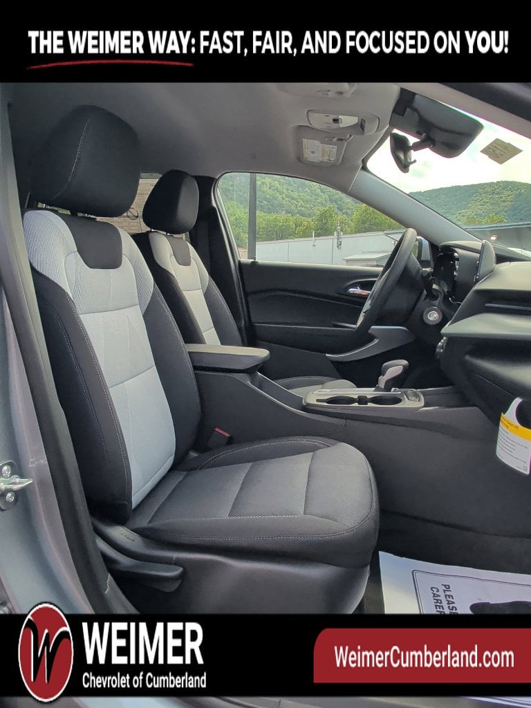 New 2026 Chevrolet Trax LS - photo - 13