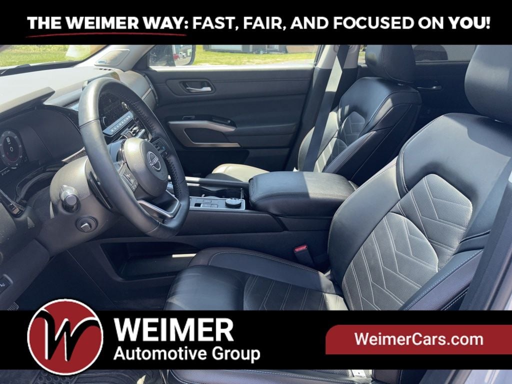 Pre-Owned 2025 Nissan Pathfinder Platinum - photo - 18
