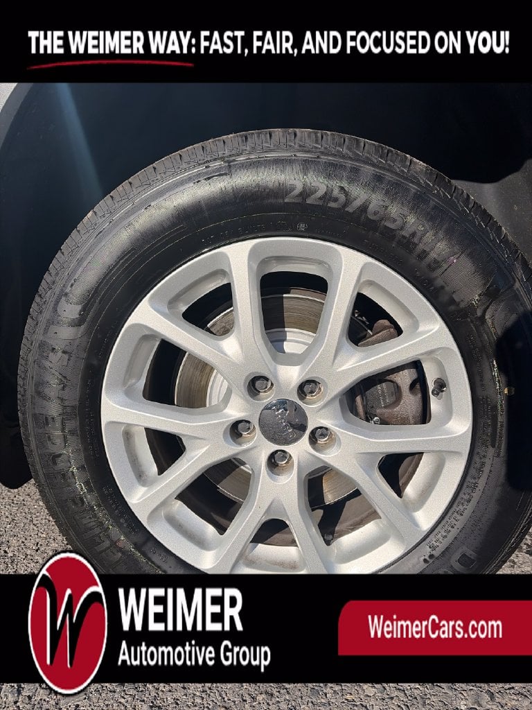 Pre-Owned 2018 Jeep Cherokee Latitude Plus - photo - 10