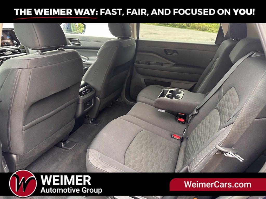 Pre-Owned 2025 Nissan Pathfinder SV - photo - 21