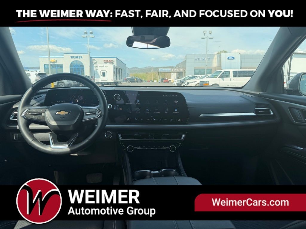 Pre-Owned 2025 Chevrolet Traverse LT - photo - 13