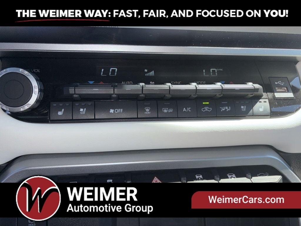 Pre-Owned 2025 Toyota Tundra Hybrid Capstone - photo - 37