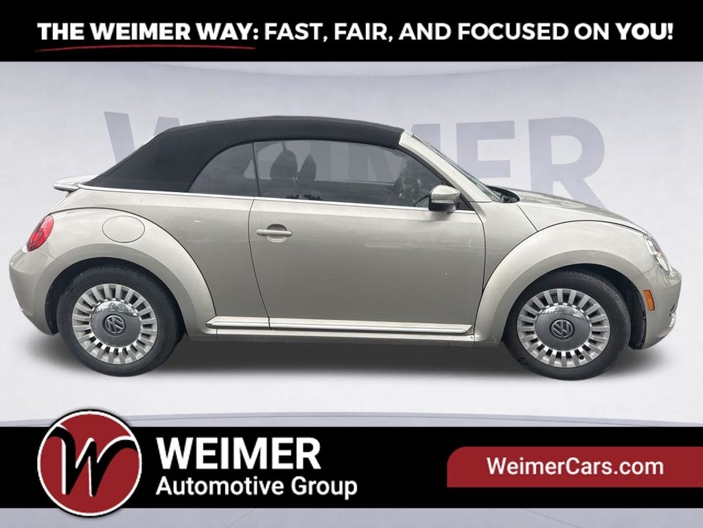 Pre-Owned 2016 Volkswagen Beetle 1.8T S - photo - 3