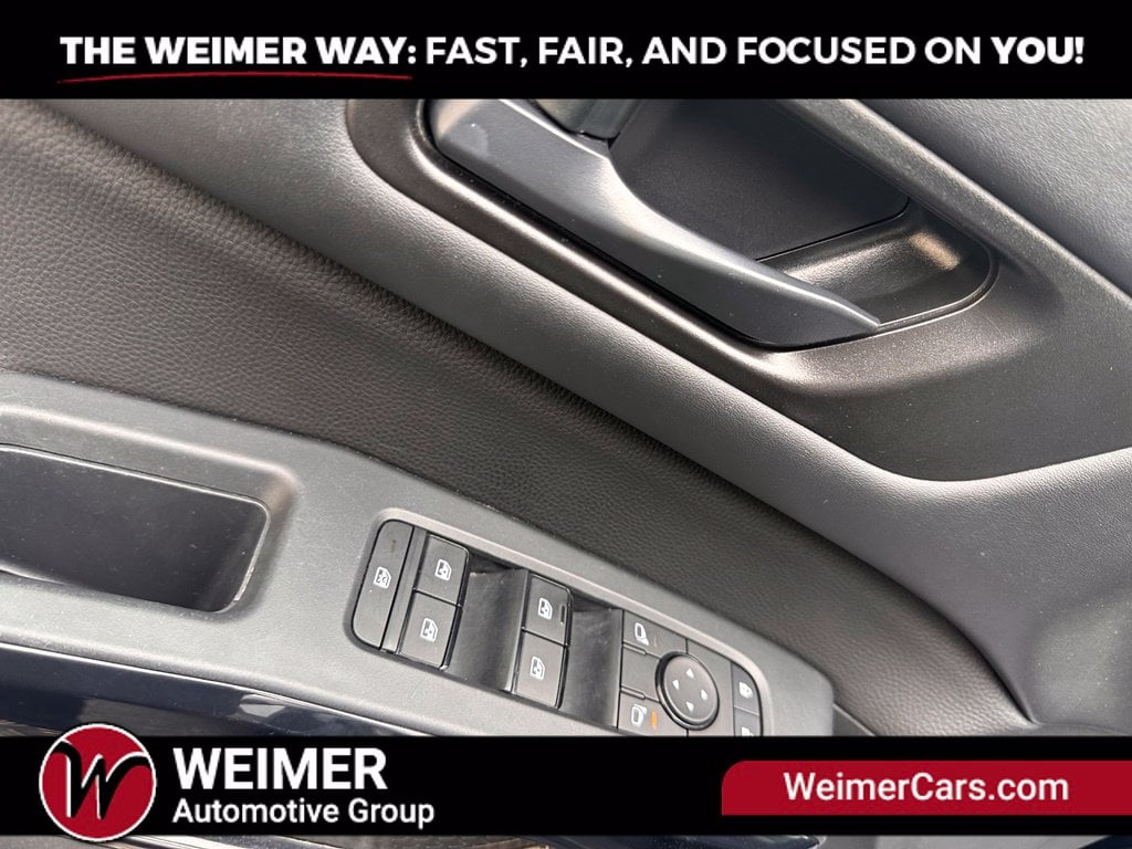 Pre-Owned 2025 Nissan Pathfinder SV - photo - 8