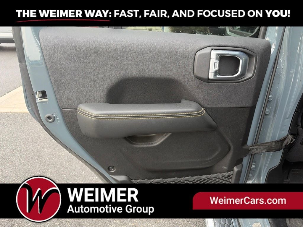 Pre-Owned 2024 Jeep Wrangler Sahara - photo - 12
