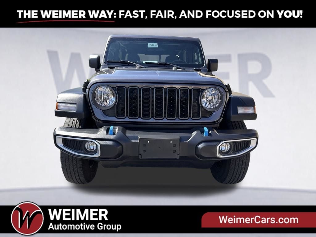 Pre-Owned 2024 Jeep Gladiator Sport - photo - 1
