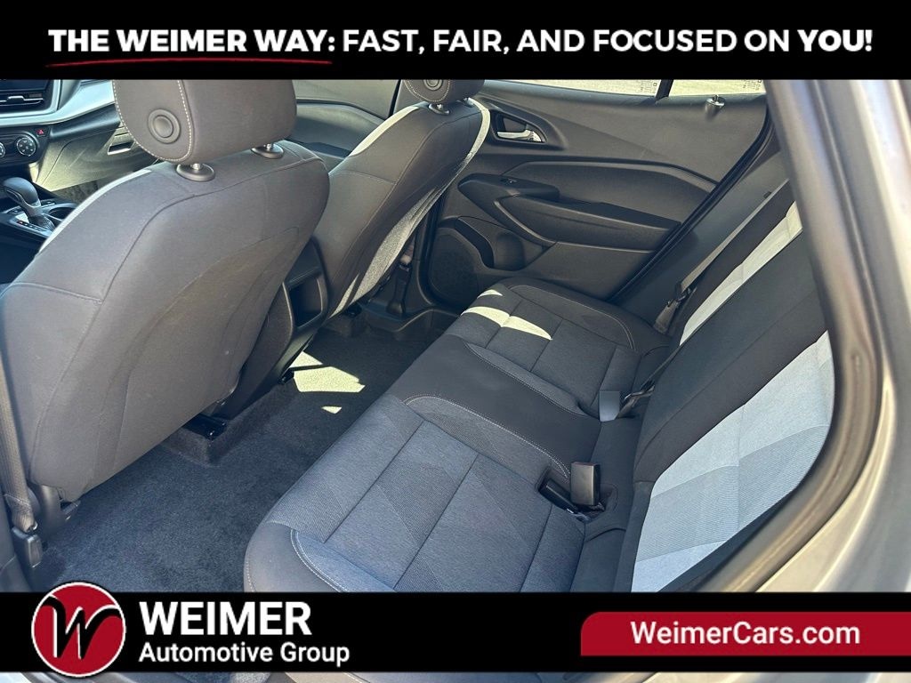Pre-Owned 2024 Chevrolet Trax LS - photo - 20