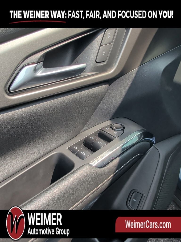 Pre-Owned 2025 Chevrolet Traverse LT - photo - 10
