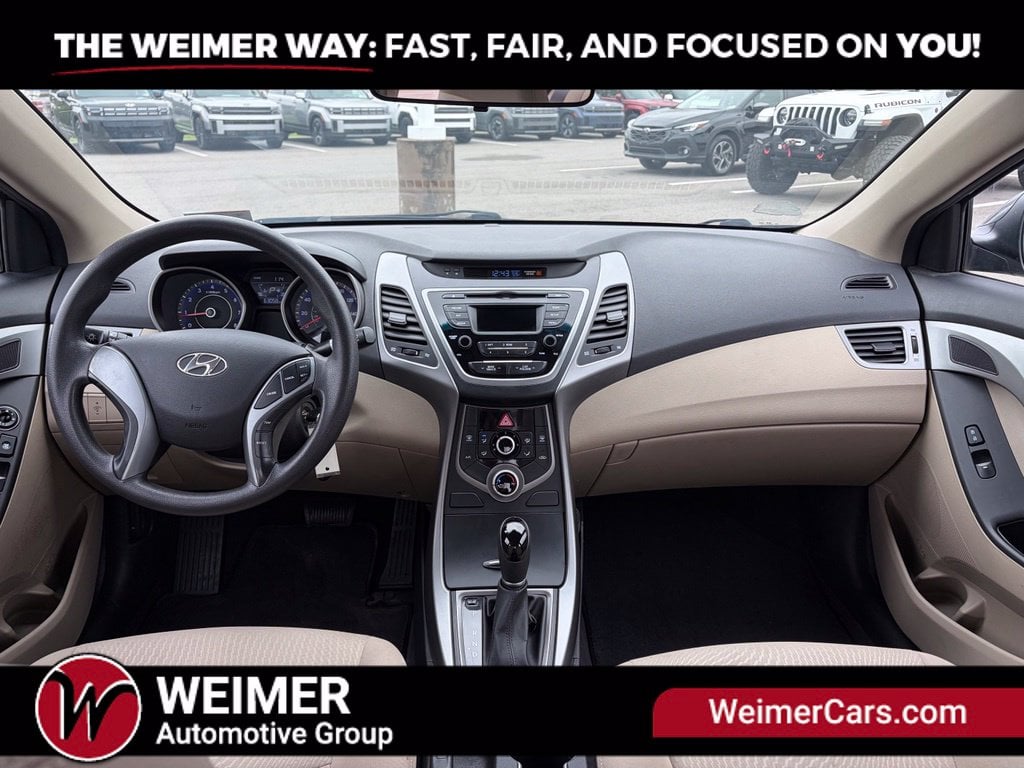Pre-Owned 2016 Hyundai Elantra SE - photo - 14