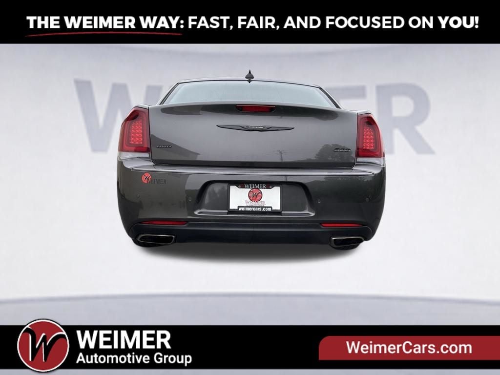 Pre-Owned 2023 Chrysler 300 Touring - photo - 27