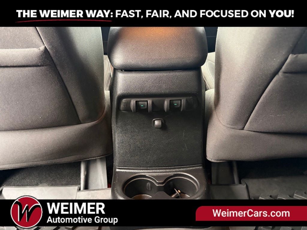 Pre-Owned 2015 Jeep Wrangler Unlimited Sport - photo - 19