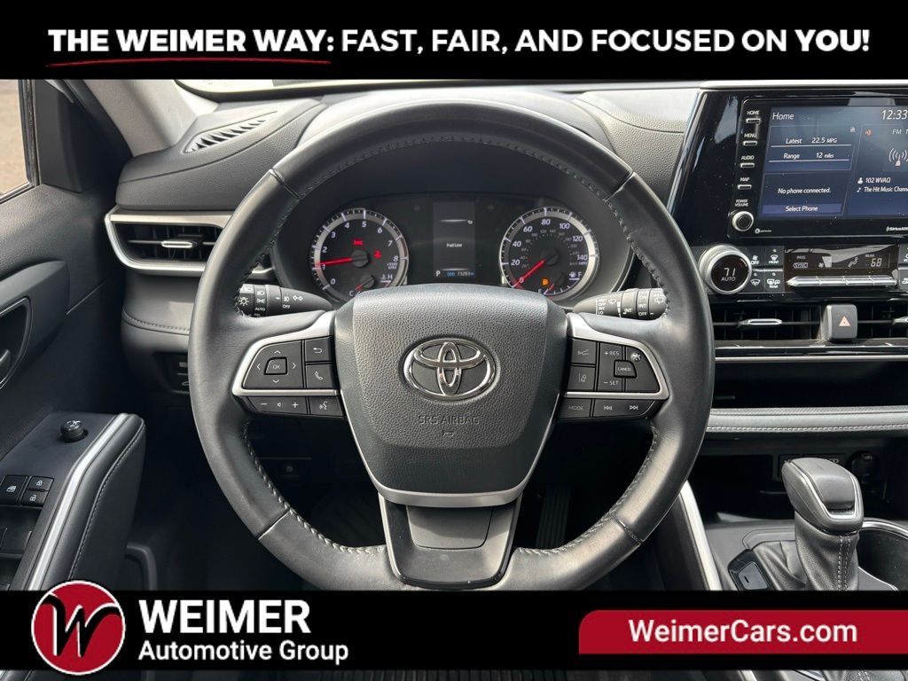 Pre-Owned 2022 Toyota Highlander LE - photo - 10