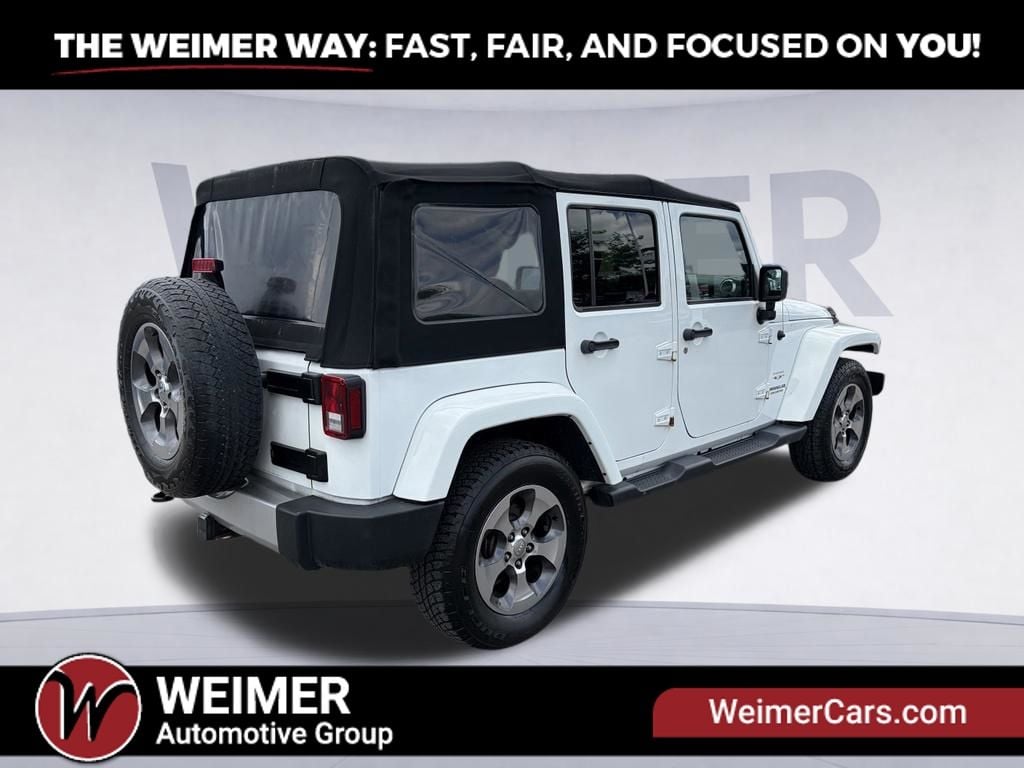 Pre-Owned 2017 Jeep Wrangler Unlimited Sahara - photo - 4
