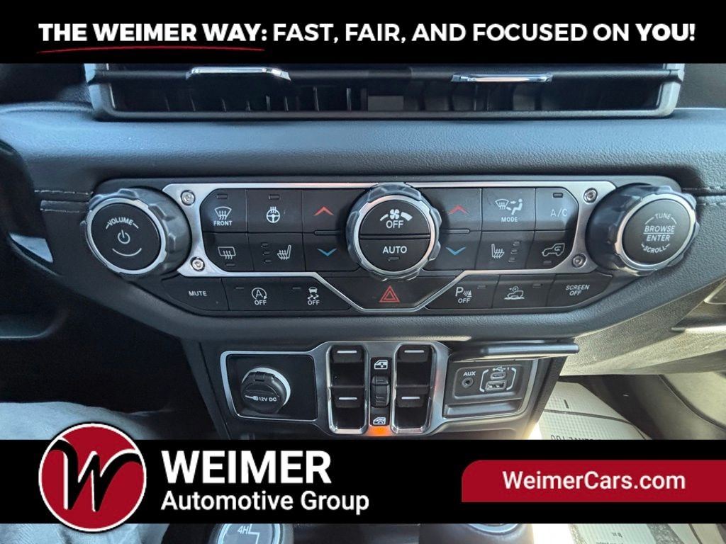 Pre-Owned 2024 Jeep Wrangler Sahara - photo - 16
