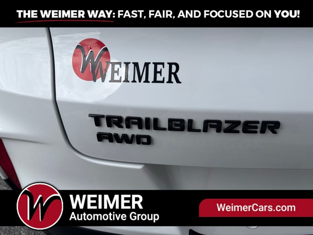 Pre-Owned 2024 Chevrolet TrailBlazer RS - photo - 9