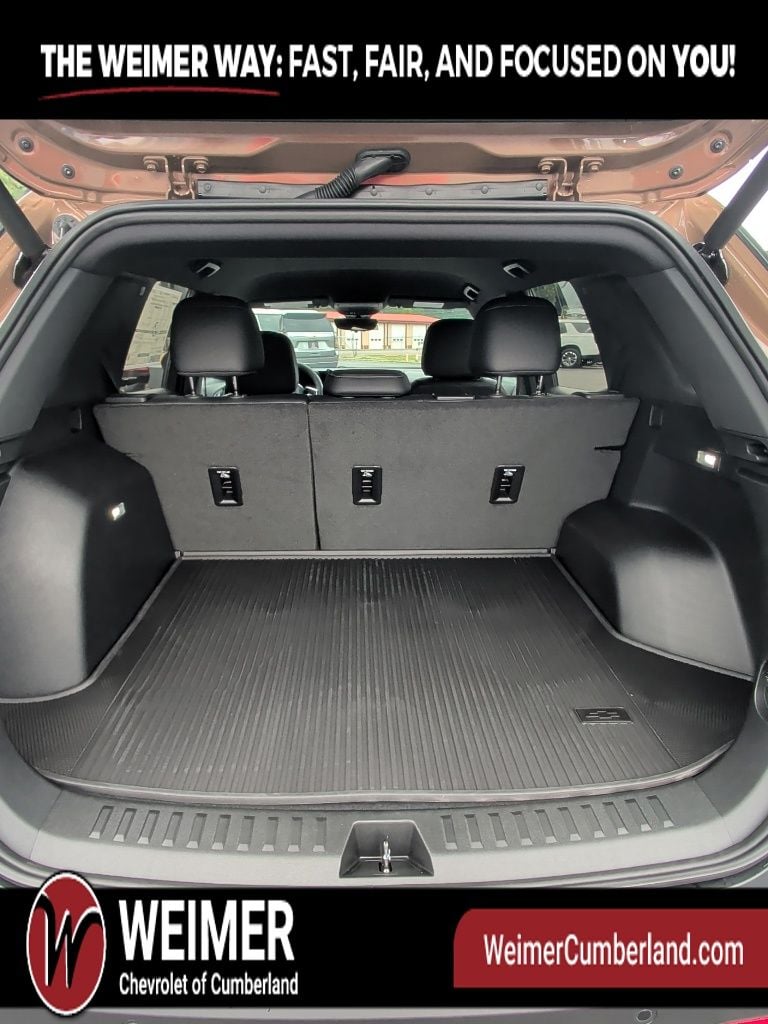 New 2027 Chevrolet Equinox LT - photo - 14