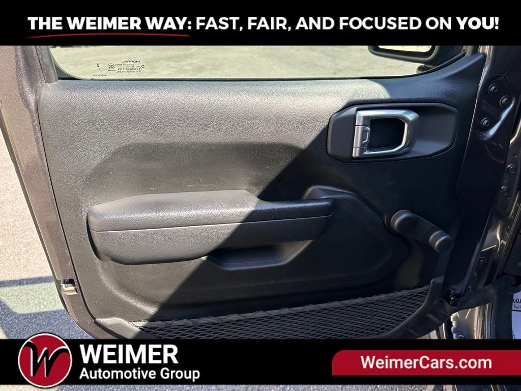Pre-Owned 2024 Jeep Gladiator Sport - photo - 7