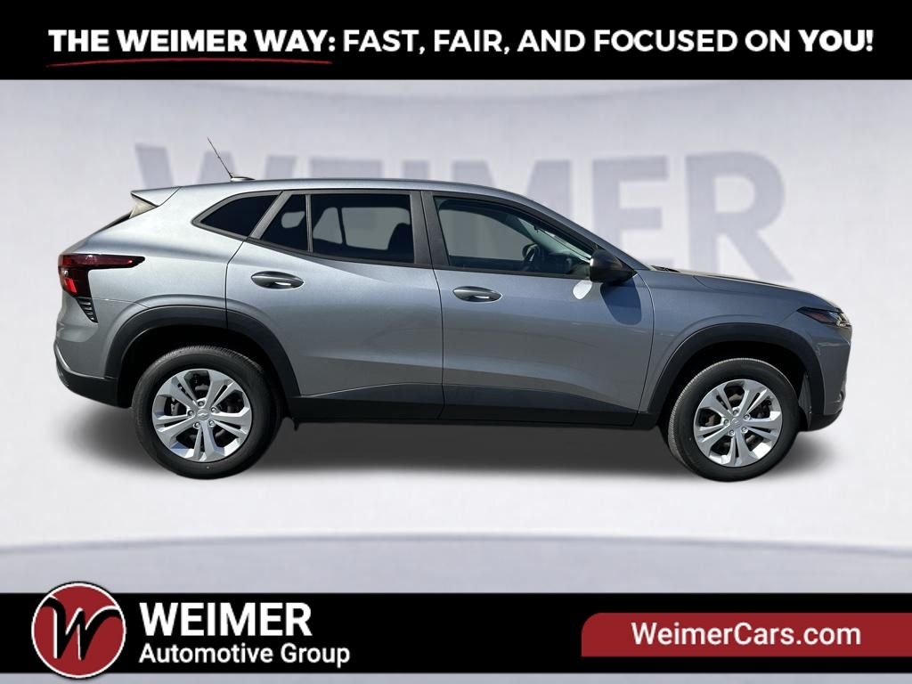 Pre-Owned 2024 Chevrolet Trax LS - photo - 6