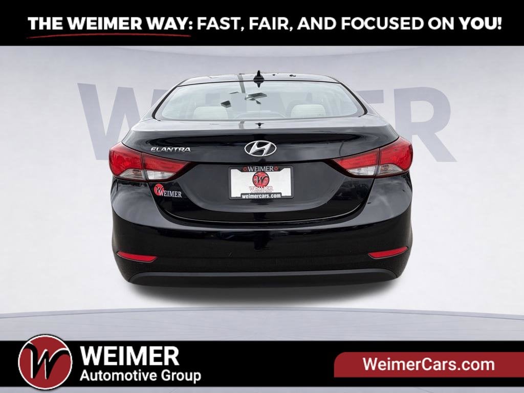Pre-Owned 2016 Hyundai Elantra SE - photo - 3