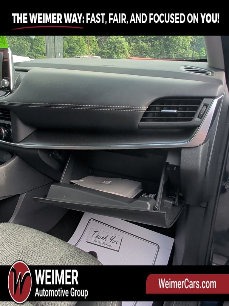 Pre-Owned 2024 Nissan Rogue SV - photo - 18