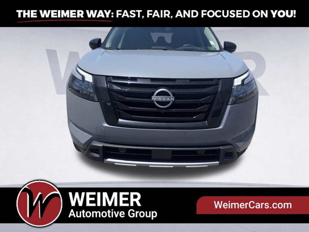 Pre-Owned 2025 Nissan Pathfinder Platinum - photo - 1