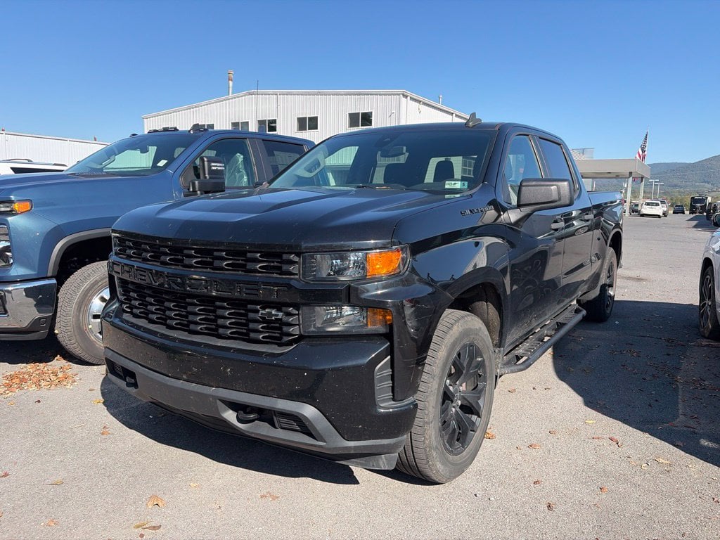 Pre-Owned 2022 Chevrolet Silverado 1500 LTD Custom - photo - 0