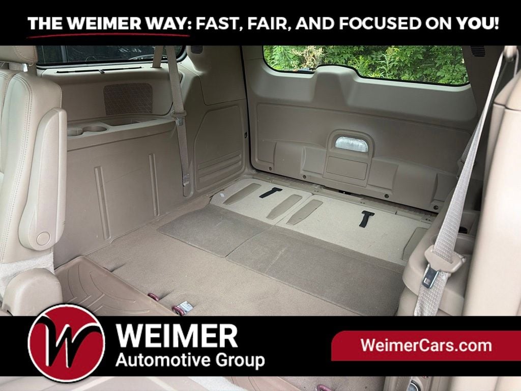 Pre-Owned 2016 Chrysler Town & Country Touring-L - photo - 4