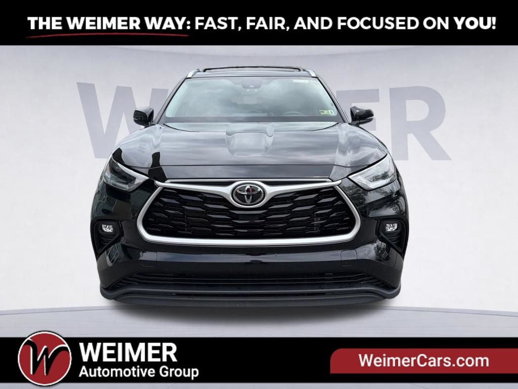 Pre-Owned 2021 Toyota Highlander XLE - photo - 8