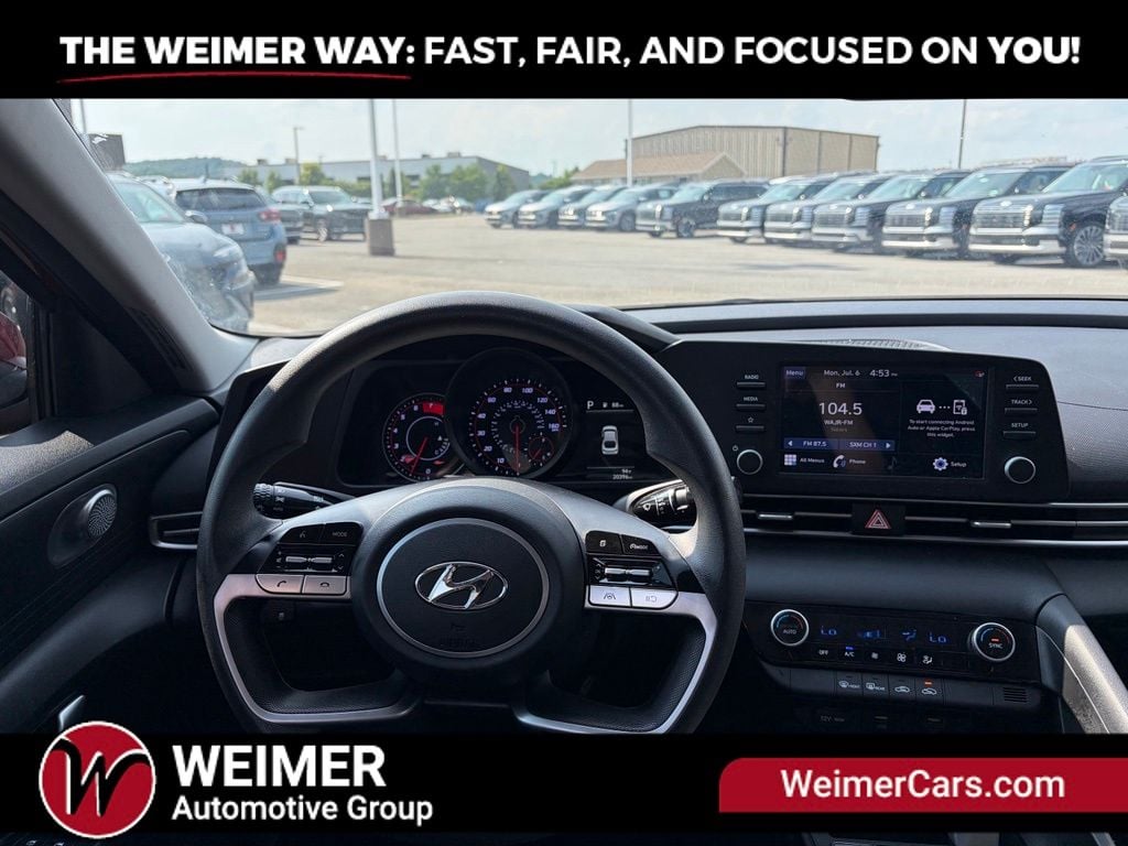 Pre-Owned 2023 Hyundai Elantra SEL - photo - 16